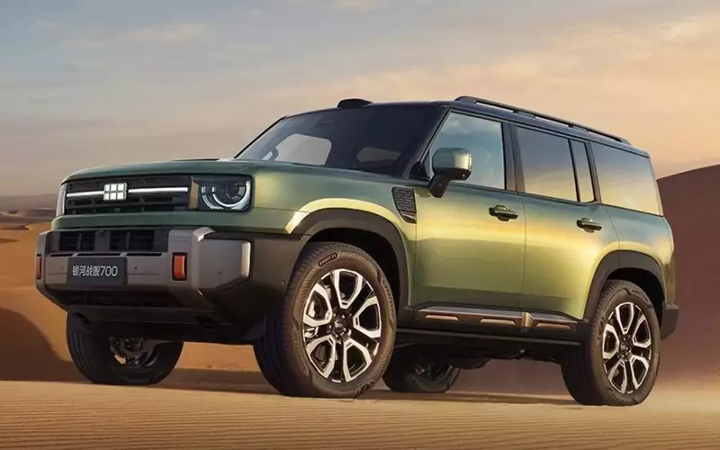 В Китае стартовали продажи гибридного внедорожника Geely Battleship 700