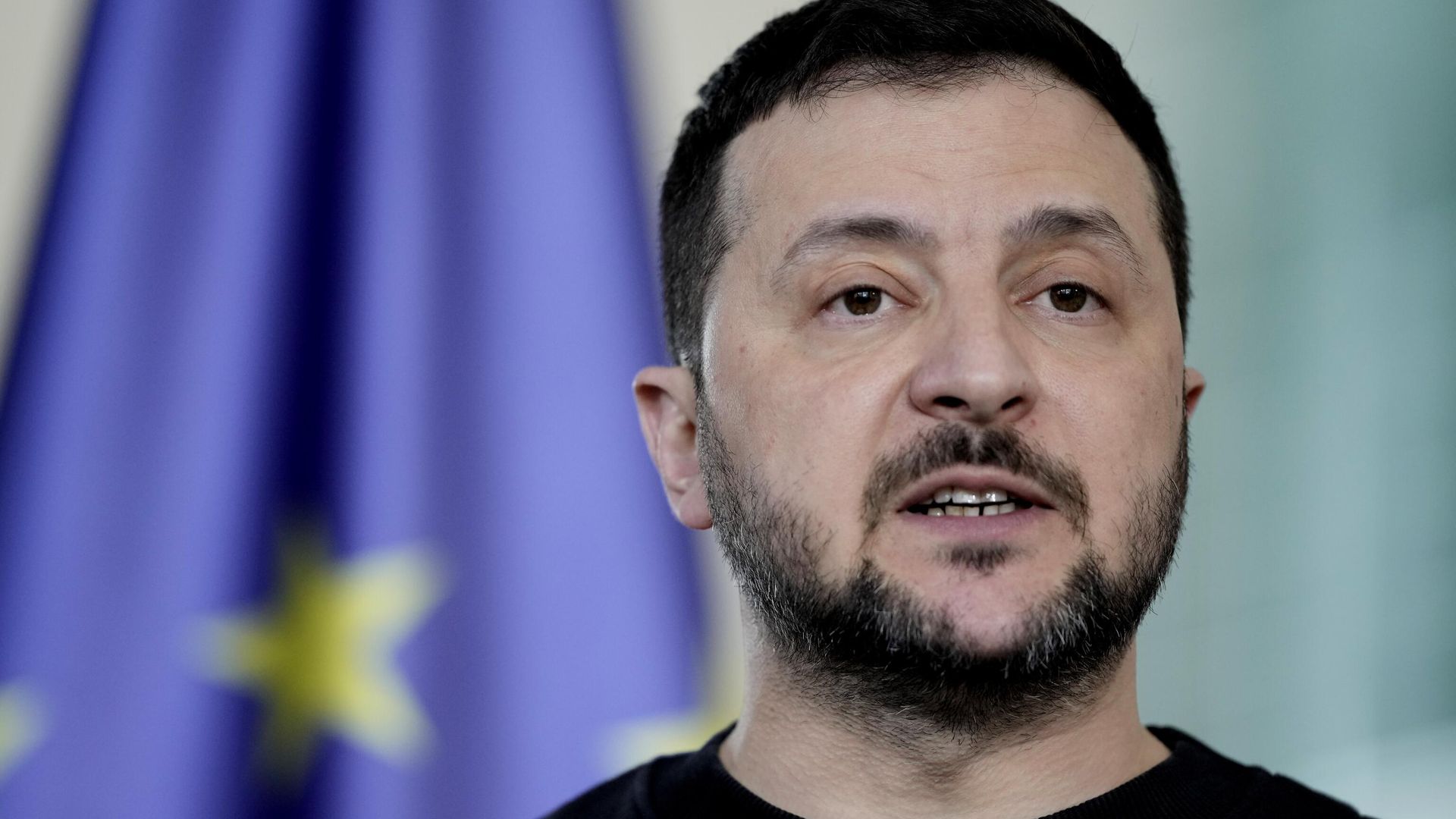 Зеленский попросил у ЕС 70 млрд евро на военные расходы Украины в 2027 году