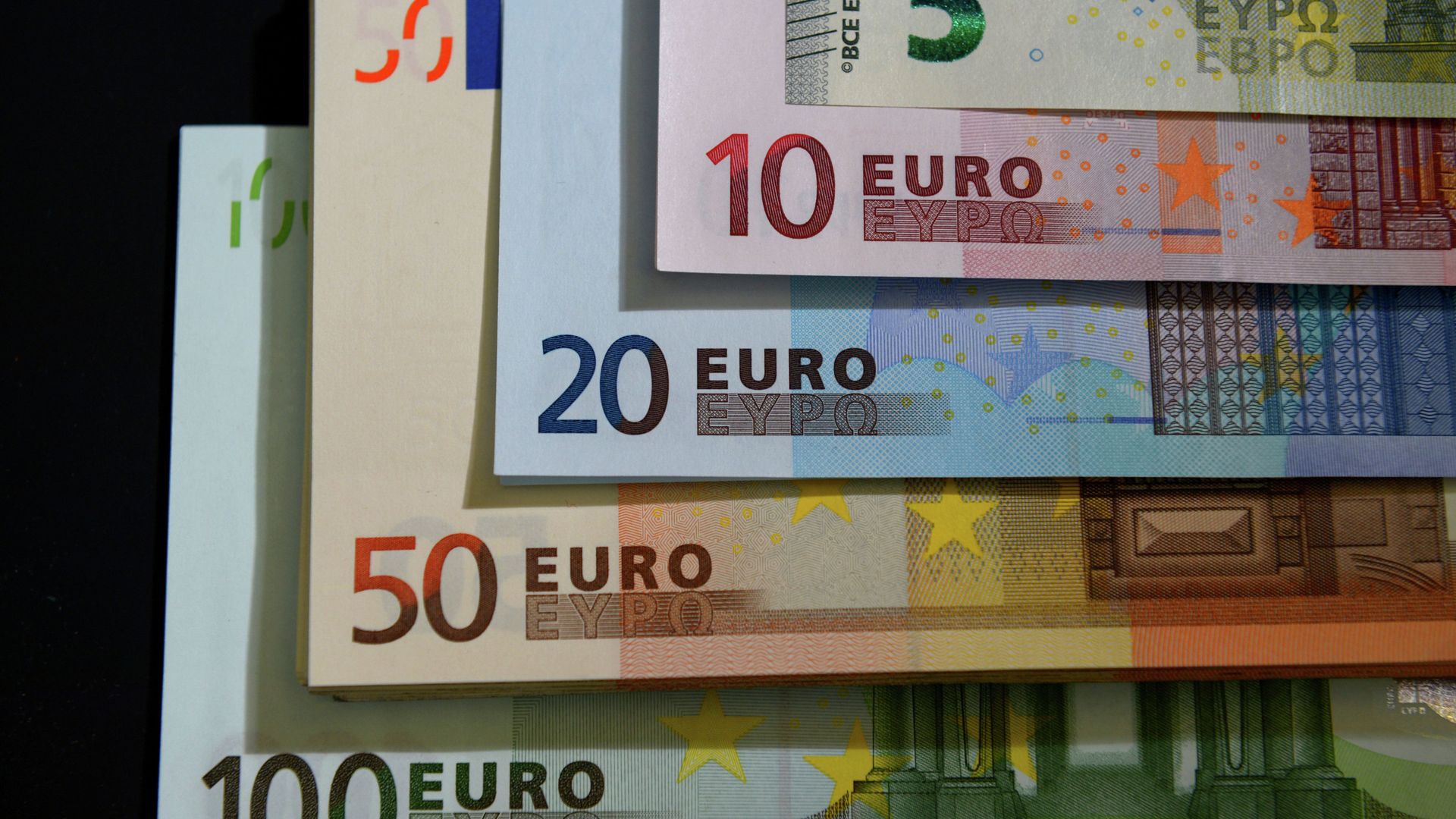 Глава Минфина Швейцарии предупредила о риске кризиса евро из-за долга ЕС