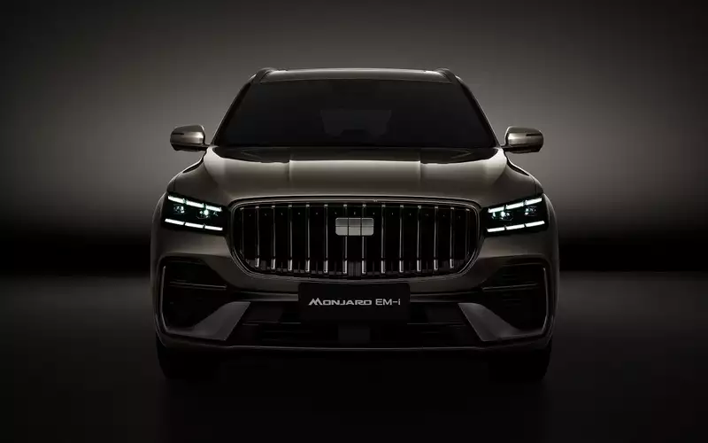 Geely Monjaro EM-i показали в Европе: первым владельцем стал чемпион мира