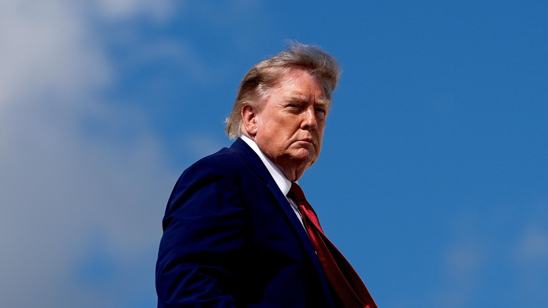 Трамп заявил о выборе между ударом по Ирану и соглашением
