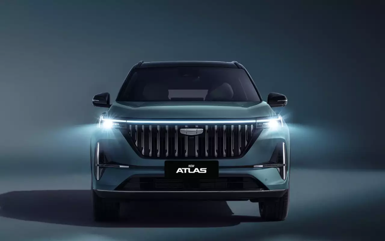 Обновленный Geely Atlas представили в Казахстане: комплектации и цены