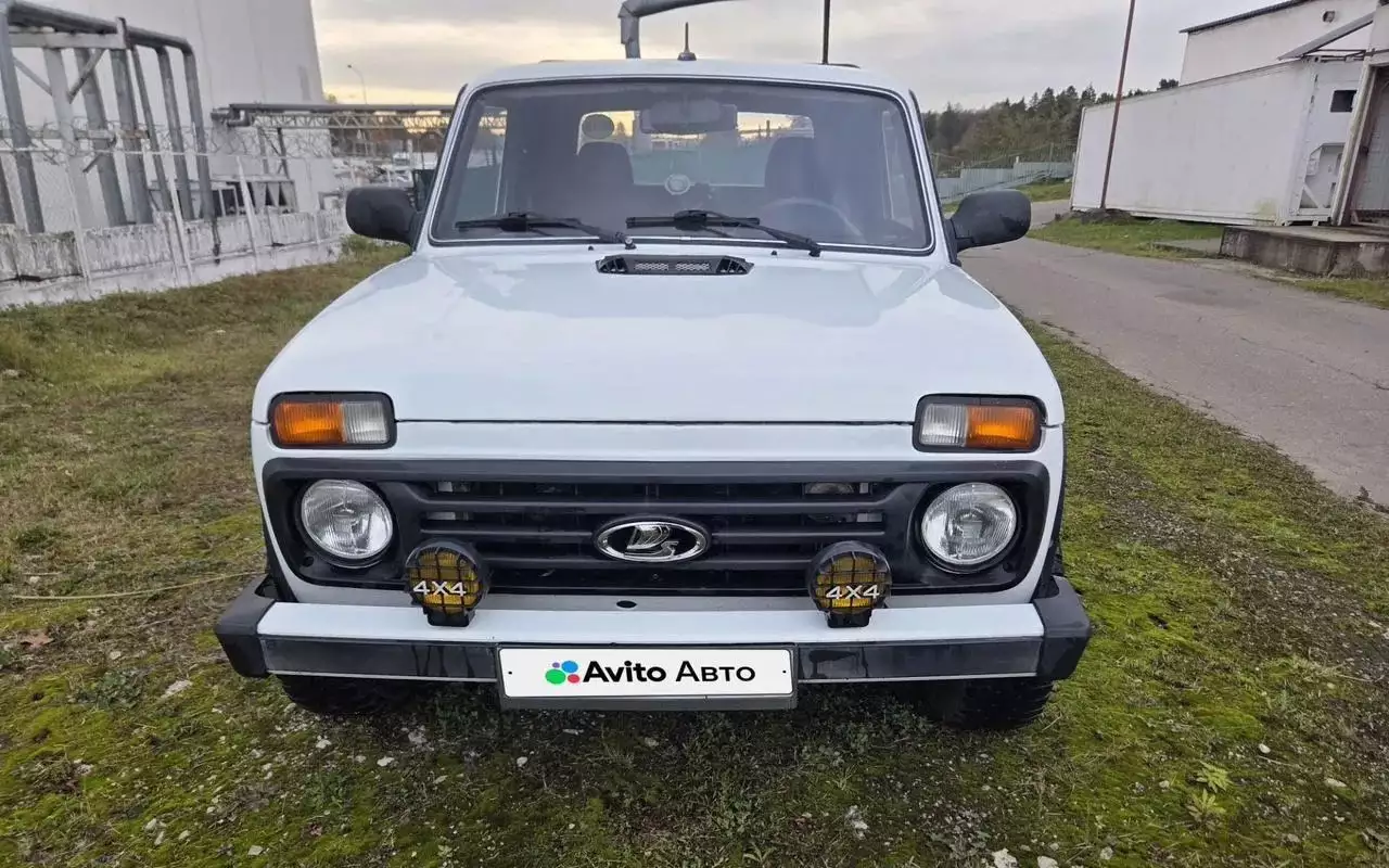 Редкий пикап Lada Niva с техникой от автомобиля 2022 года продают за 850 тысяч рублей