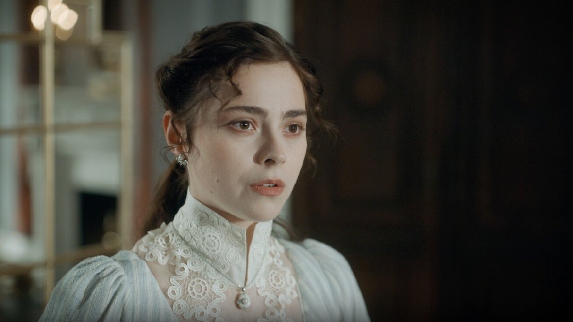 Иви и АСТ выпустят новеллизацию сериала «История его служанки»