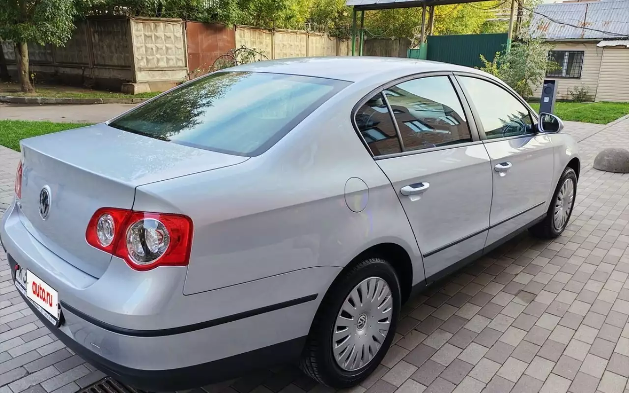 Volkswagen Passat 2008 года с пробегом 950 км продают за 2,1 млн рублей