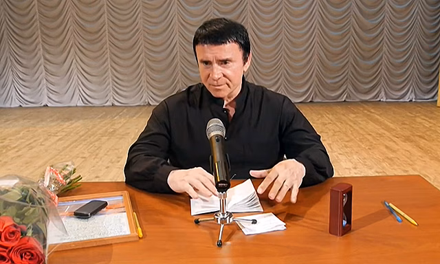Андрей Малахов рассказал о ритуале Кашпировского на могиле дочери