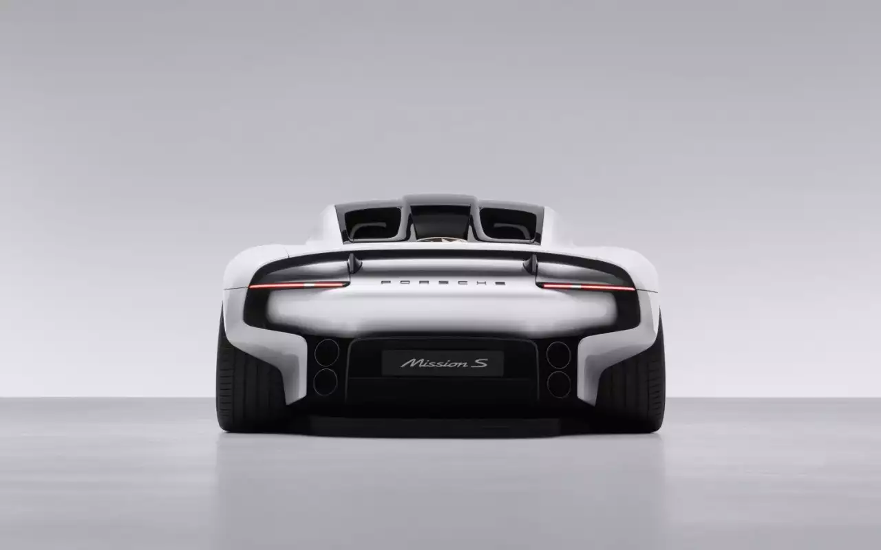 Porsche представила концепт среднемоторного суперкара Mission S