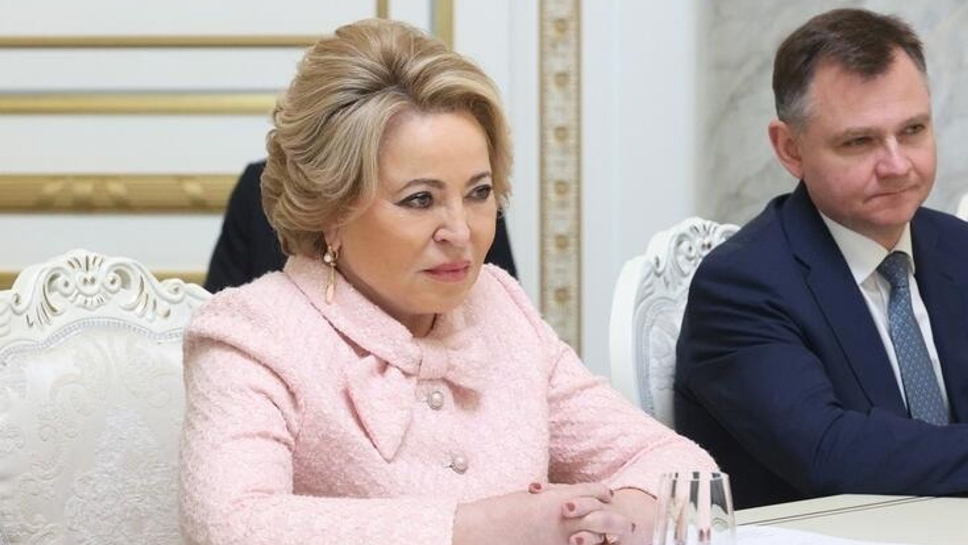 Матвиенко предложила временно приостановить выдачу лицензий частным вузам