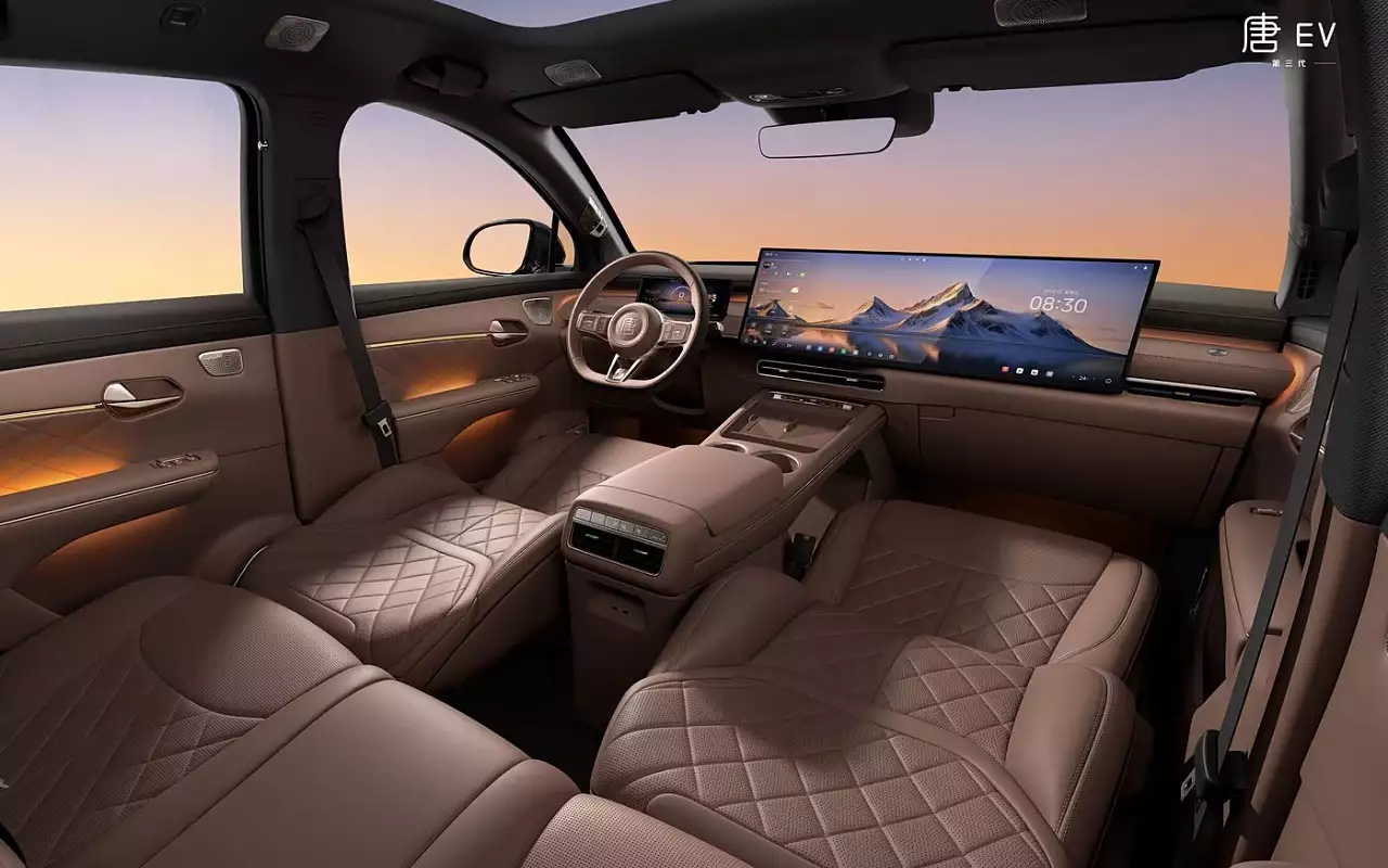 BYD показала модульный интерфейс Giant Screen UI для нового Tang