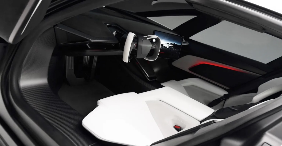 Tesla представила Roadster в трёх версиях с ракетными двигателями
