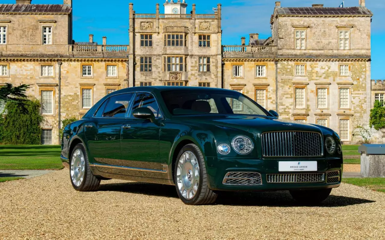 Bentley выставил на аукцион Mulsanne, созданный для Елизаветы II