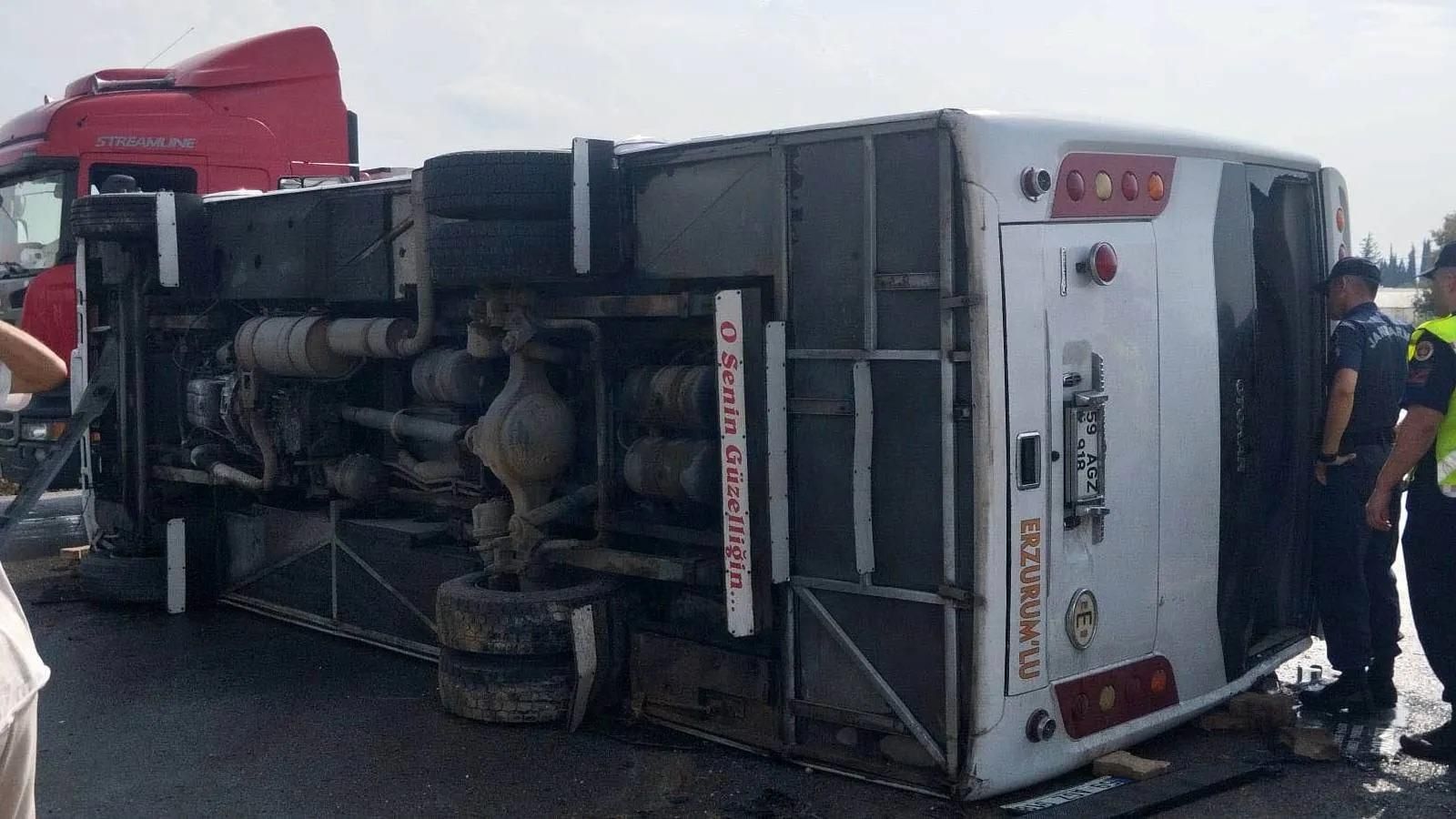 В ДТП с микроавтобусом на западе Турции пострадали 25 человек