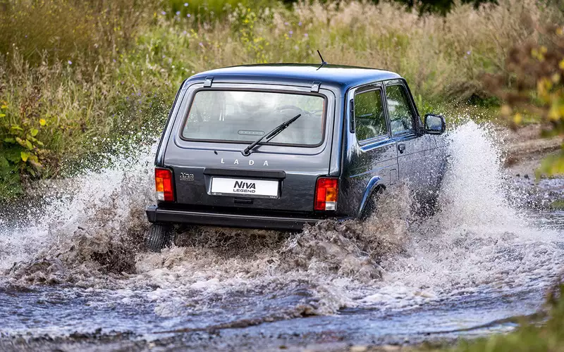 Трёхдверная Lada Niva получила новый двигатель и заметно обновилась