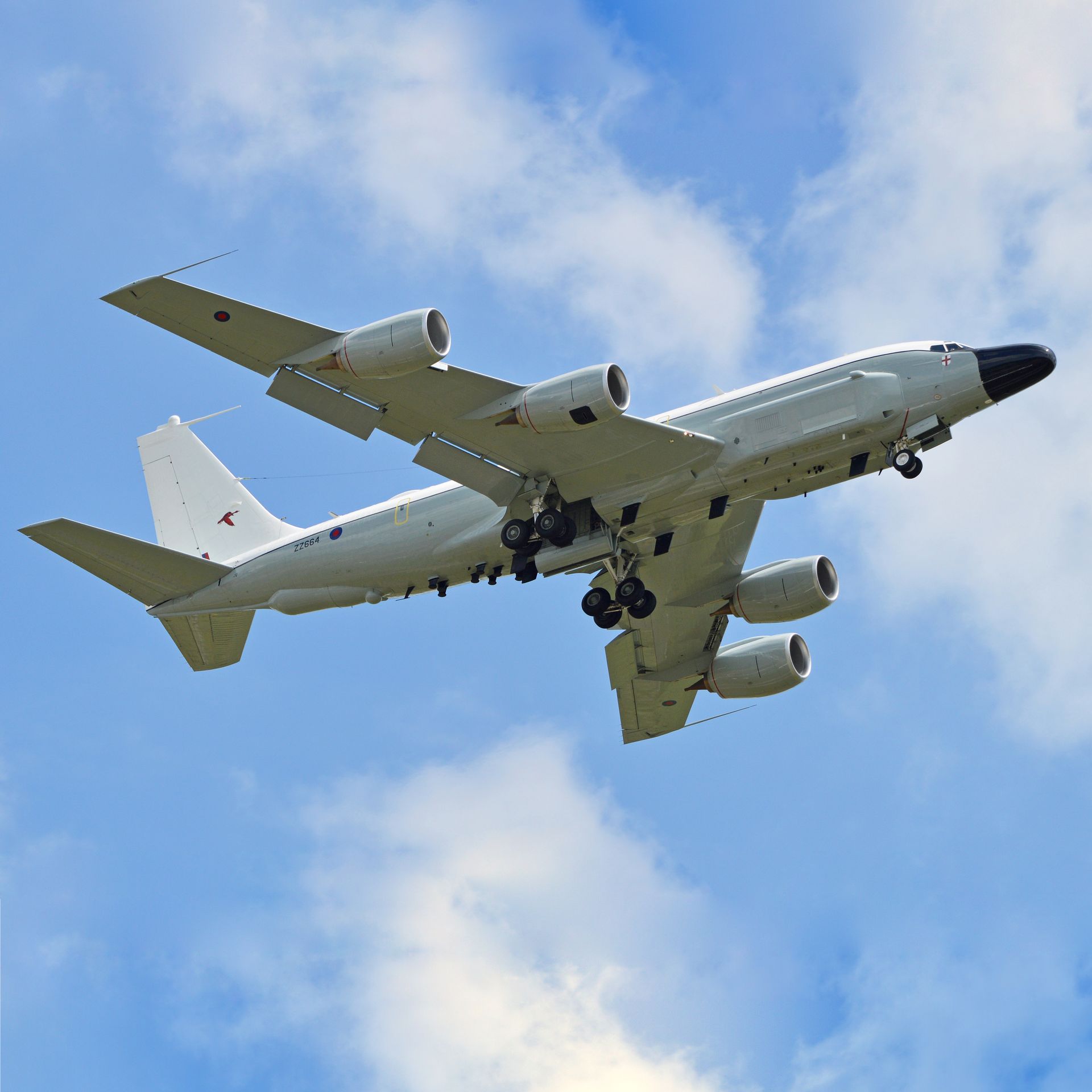 Британский самолет RC-135W патрулирует у границ Мурманской области