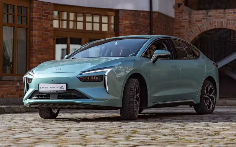 Электрический седан AmberAuto A5 подешевел на 50 тысяч рублей
