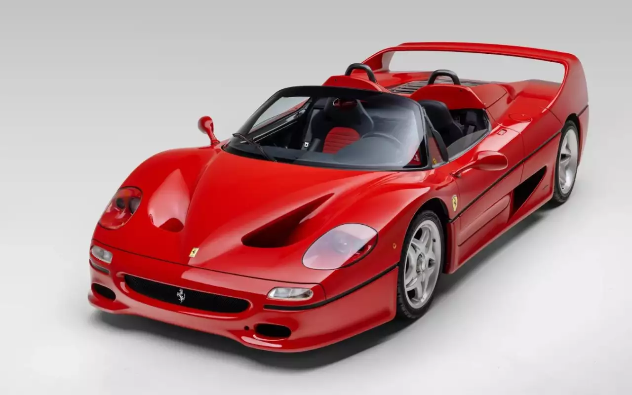 Ferrari F50 с пробегом 171 км выставят на торги более чем за  млн