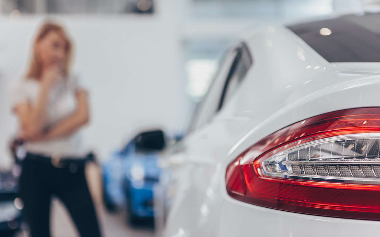 Продажи новых автомобилей в России в октябре могут стать рекордными с начала года