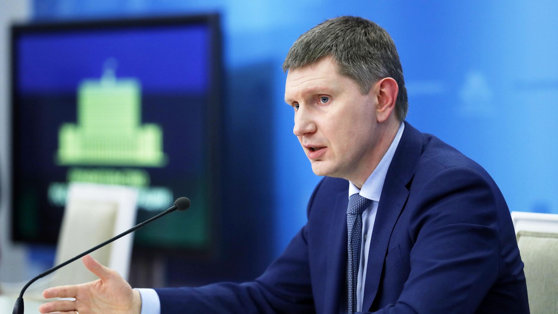 ЦБ установил курсы доллара, евро и юаня на среду