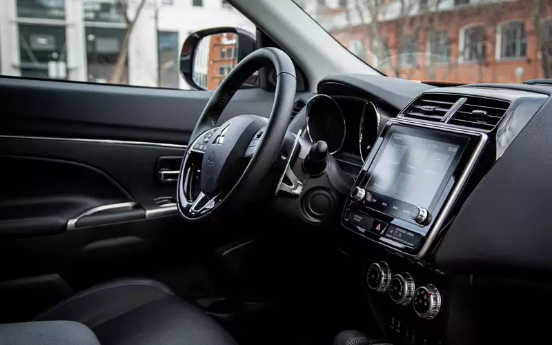 Mitsubishi ASX возвращается в Россию через ОАЭ: цены начинаются от 2,4 млн рублей