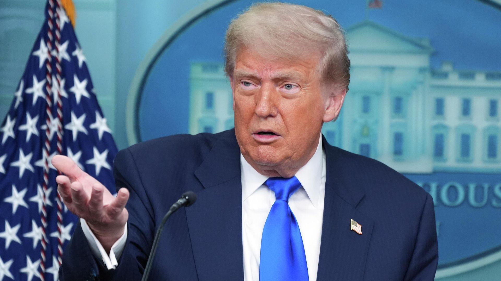 Трамп заявил о выборе между ударом по Ирану и соглашением