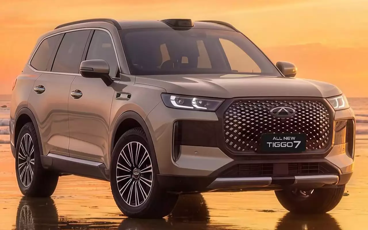Обновлённый Chery Tiggo 7 получил новый салон и гибридную установку