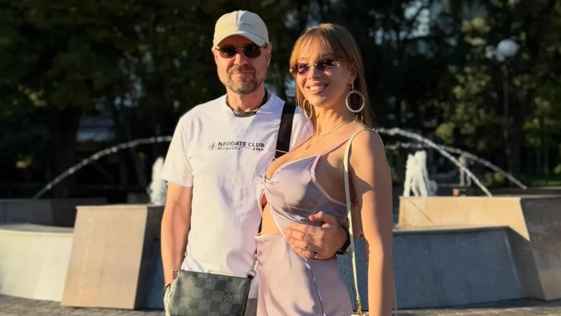 Полина Диброва показала снимки с Романом Товстиком с вечера в Crave