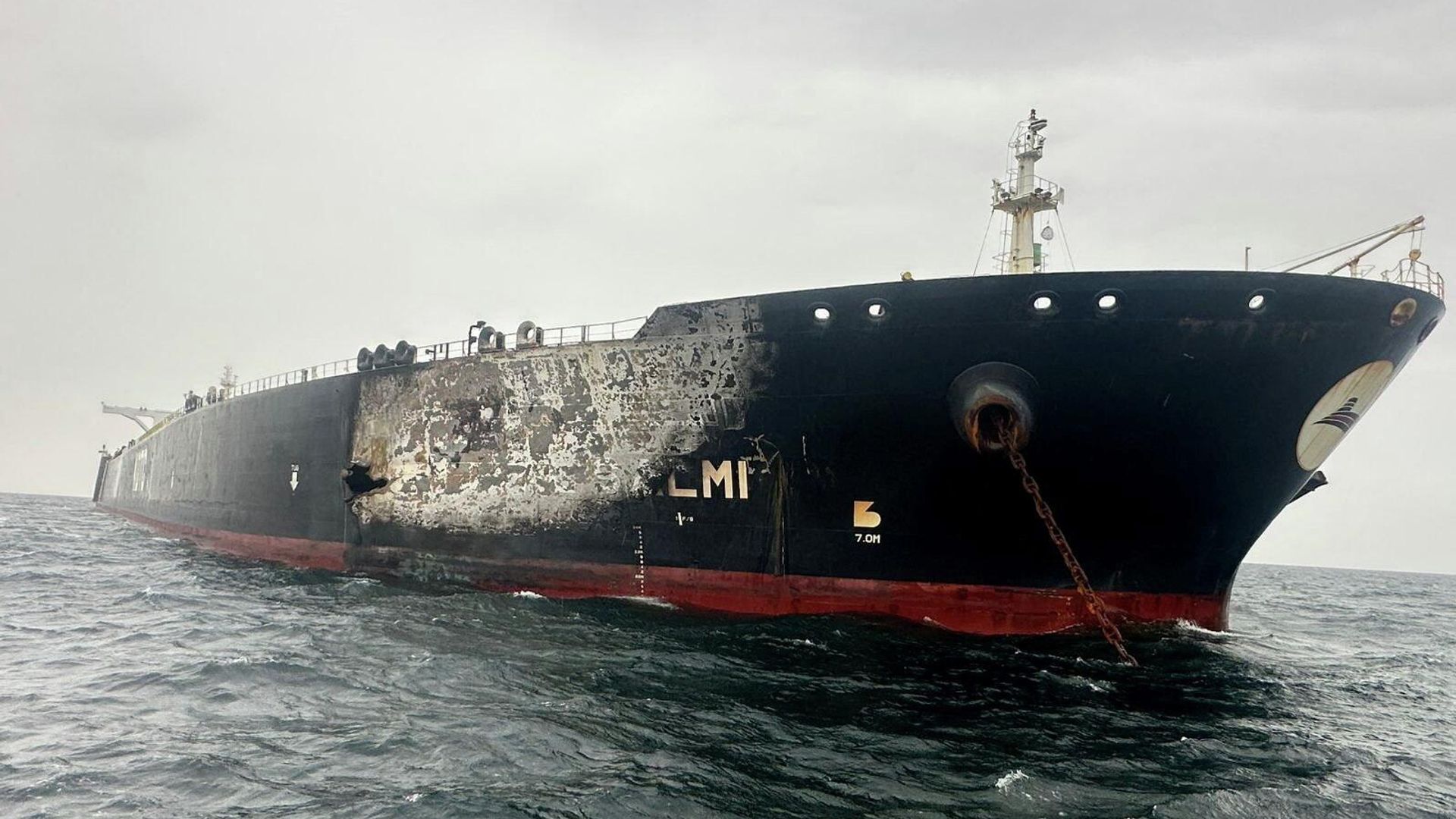 Восемь моряков пропали после пожара на танкере близ Сулины