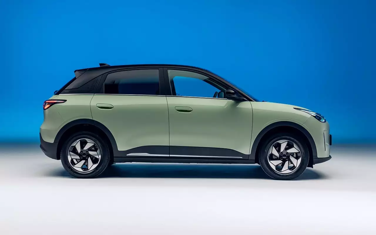 Geely EX2 готовится к официальному старту продаж в России