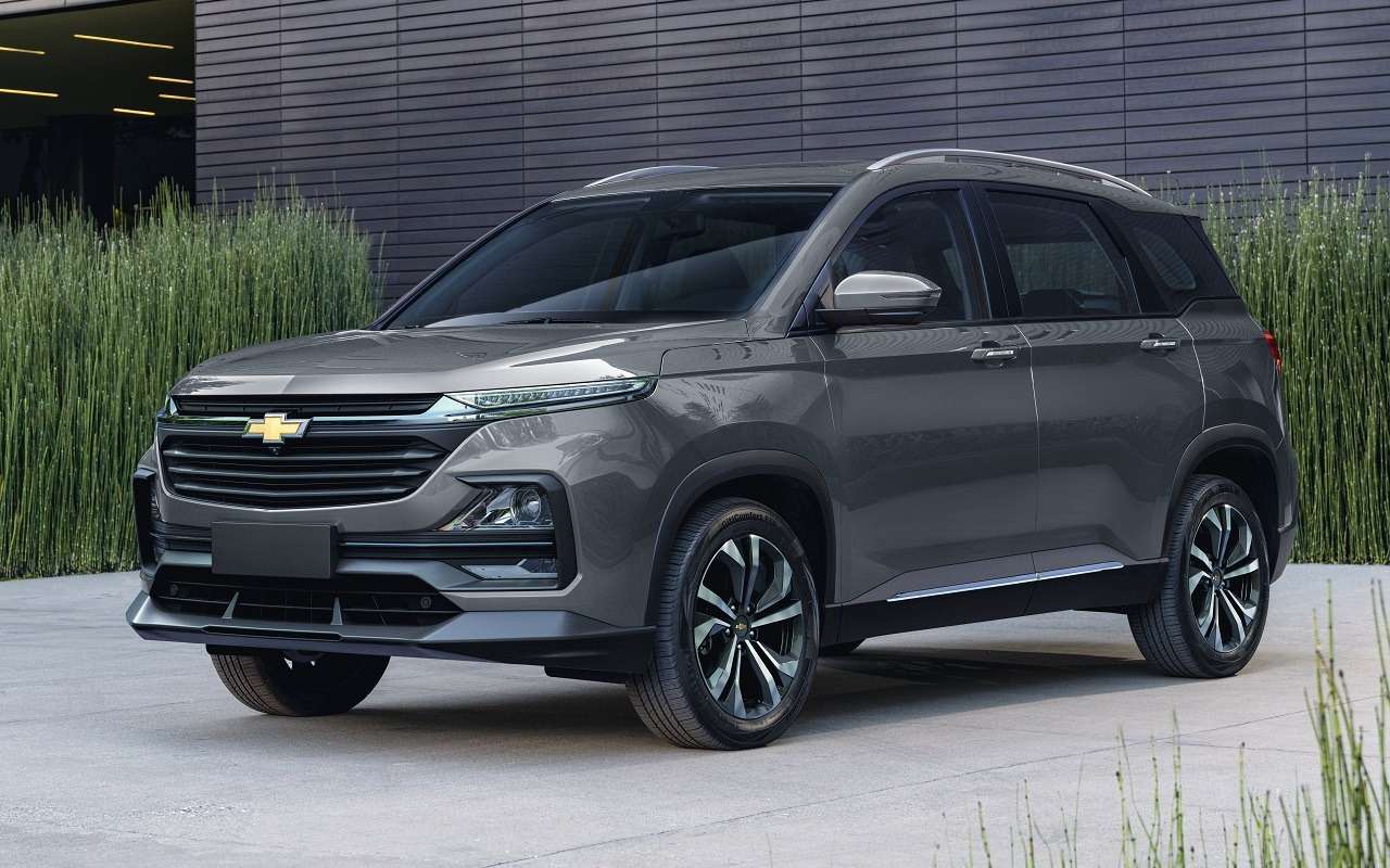 Chevrolet Captiva из ОАЭ добралась до России: цены начинаются от 2,55 млн рублей