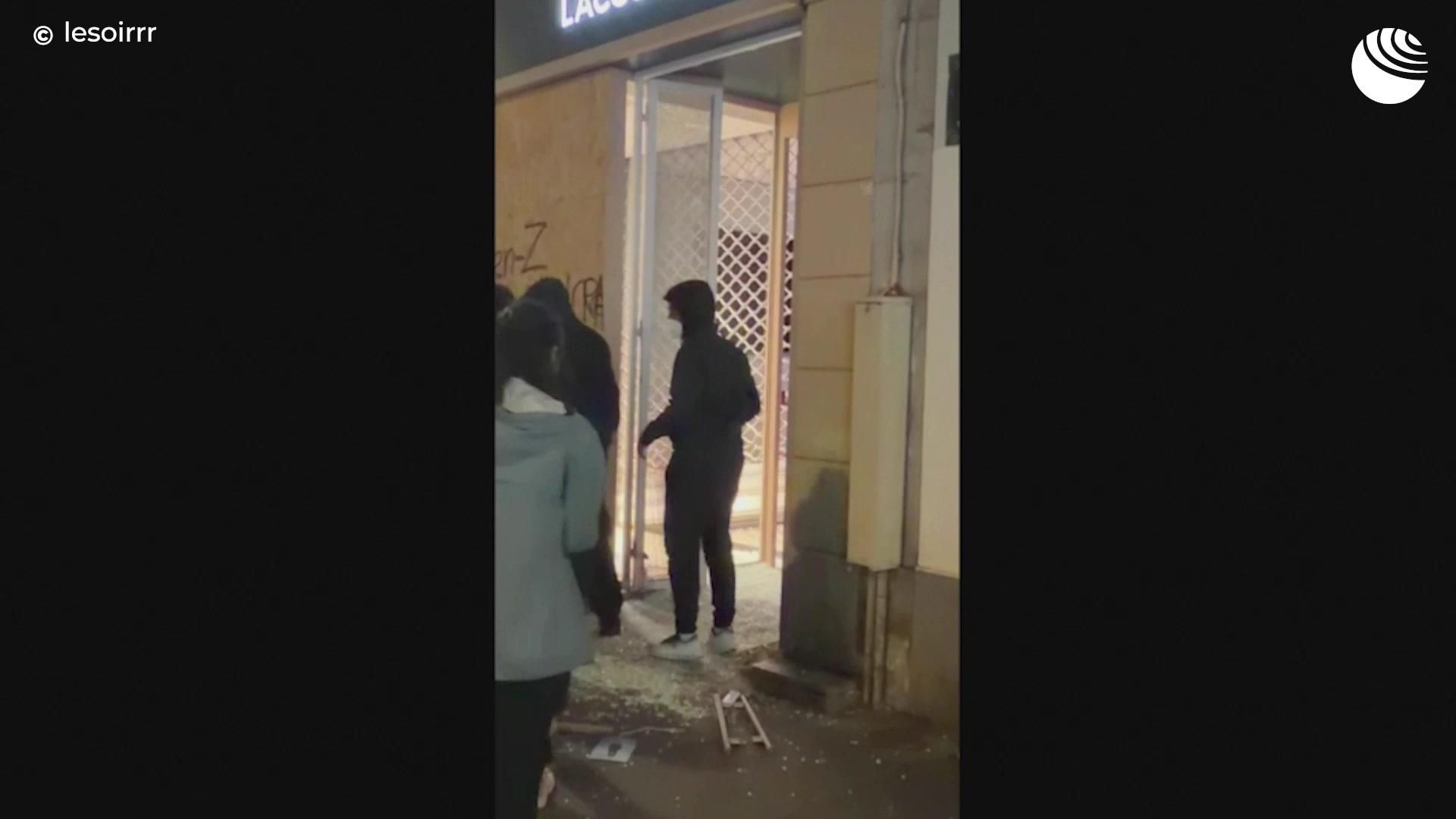 Во Франции во время массовых беспорядков задержали почти 2,4 тысячи человек