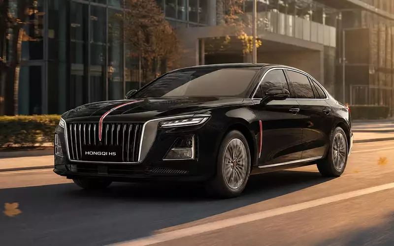Обновлённый Hongqi H5 получил новый интерьер и подорожал на 5%