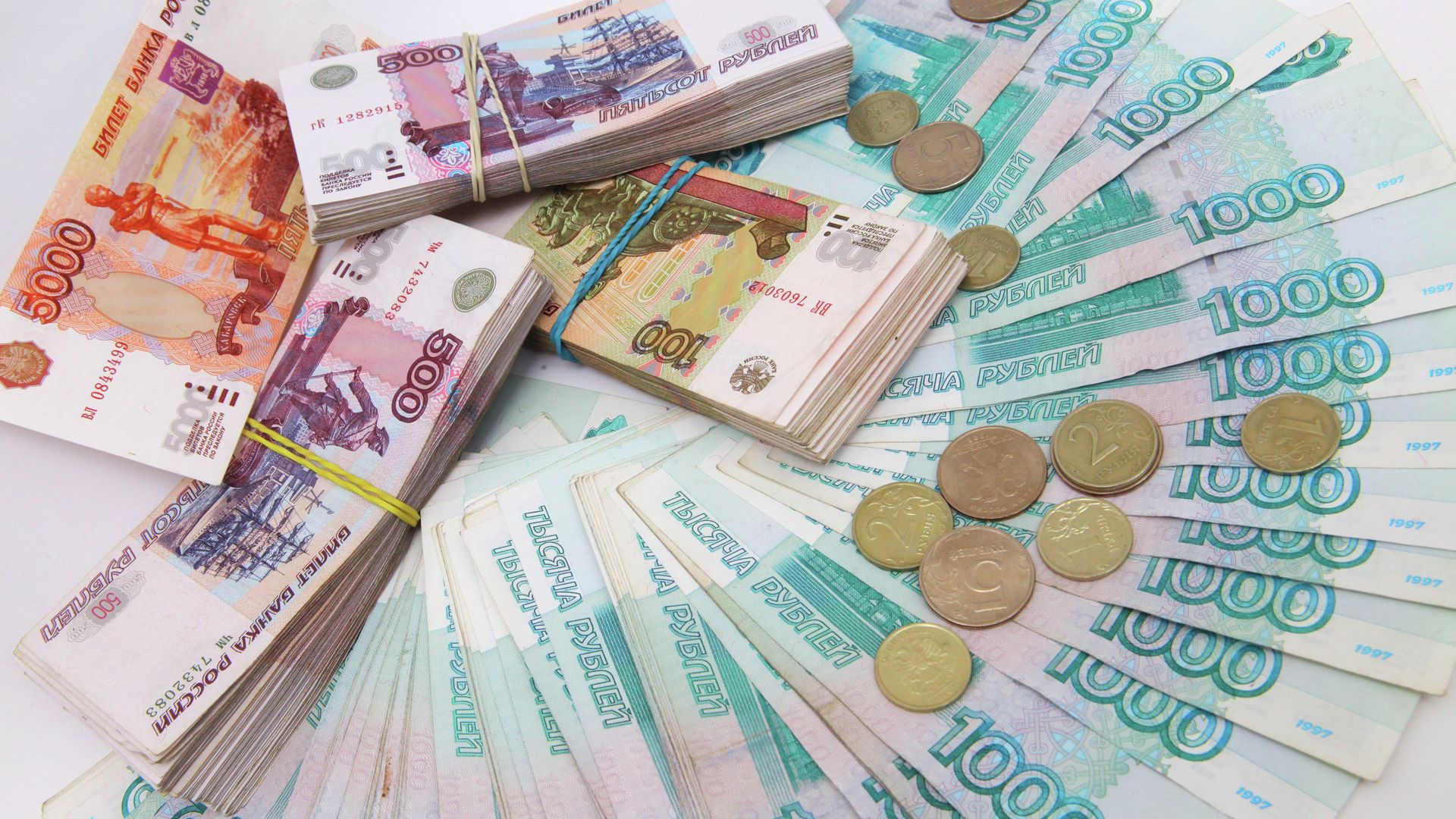Доля рубля в экспортных расчетах России выросла до 69,3%