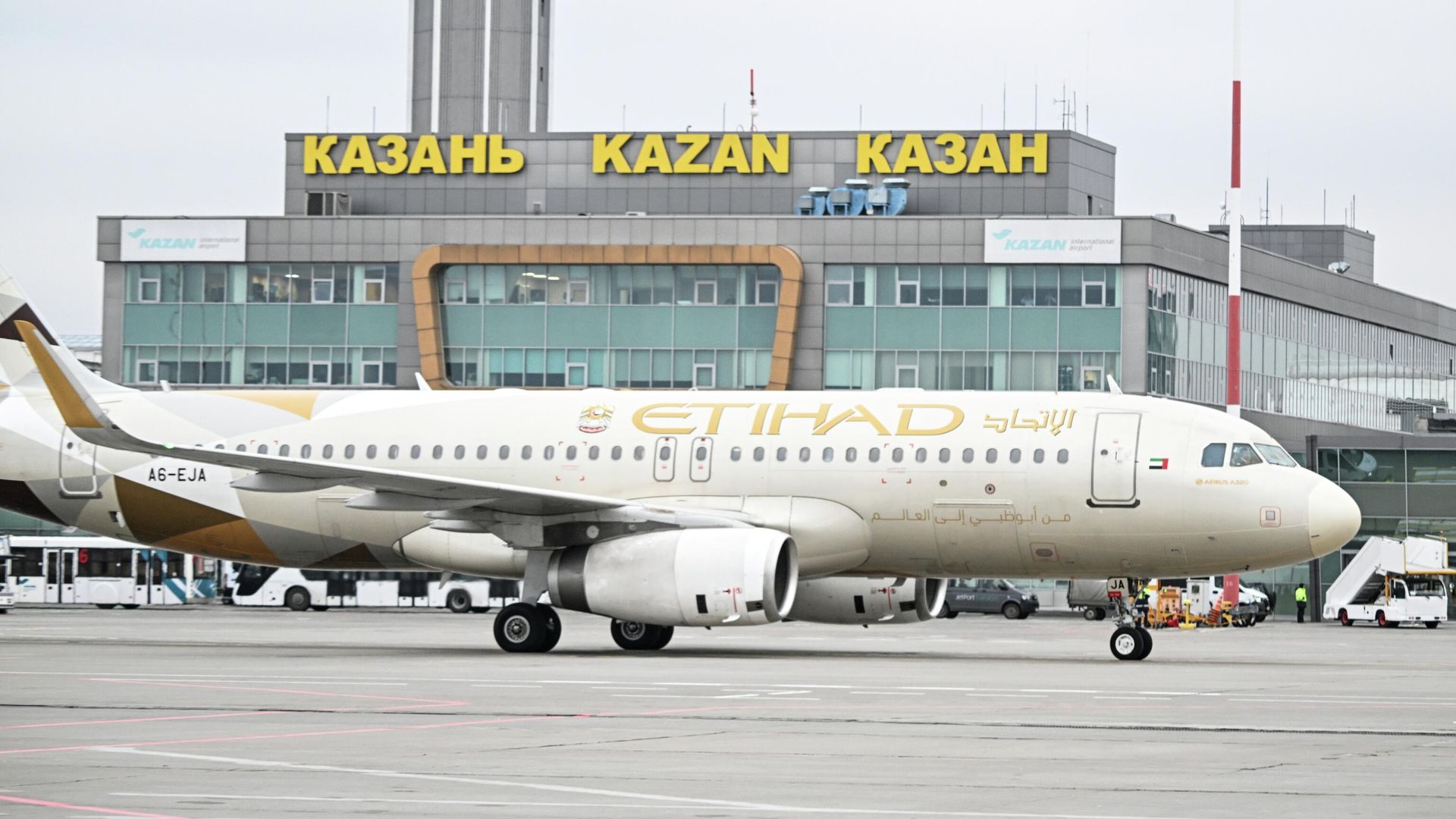 В аэропорту Казани ввели временные ограничения на прием и выпуск самолетов