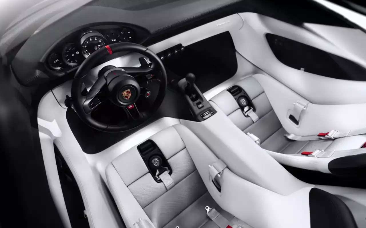 Porsche представила концепт среднемоторного суперкара Mission S