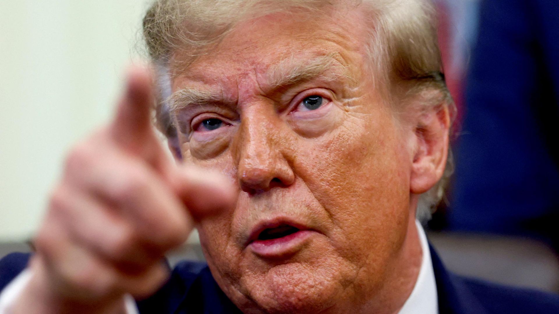 Трамп заявил, что считает возможным баллотироваться на третий срок