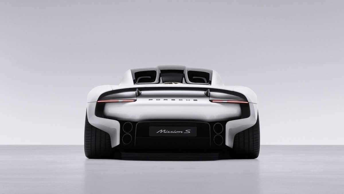 Porsche показала концепт суперкара Mission S с акцентом на физическое управление