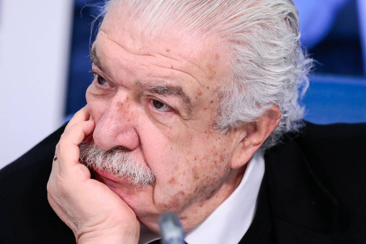Михаил Гусман пожаловался на отсутствие длинных носков в Тель-Авиве