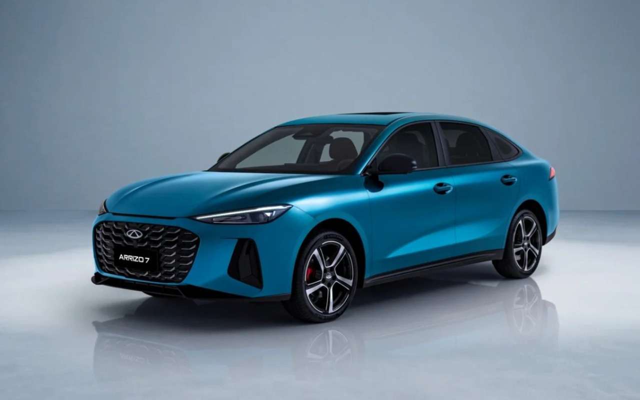 Chery готовит к продажам новый Arrizo 7 с бензиновым мотором и гибридной установкой