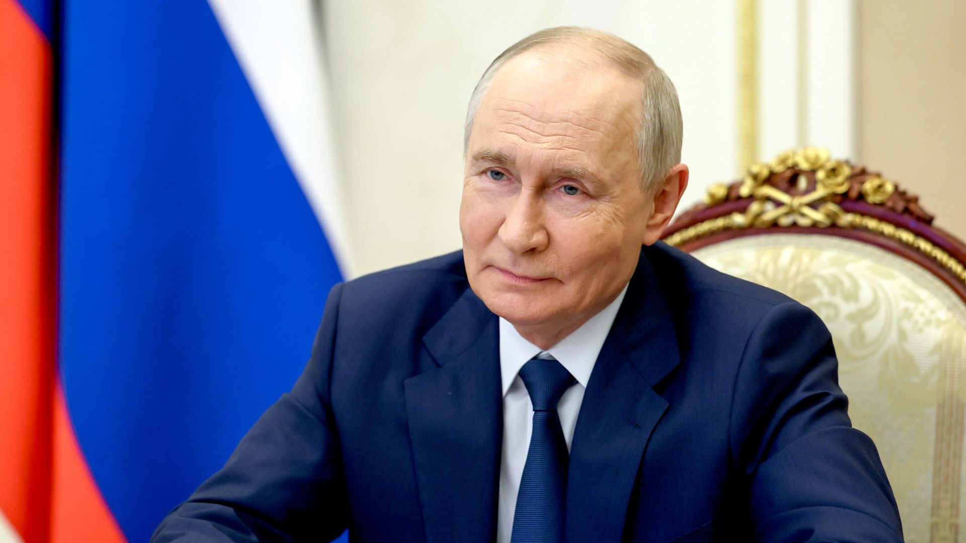 Путин присвоил новые специальные звания руководителям ФТС