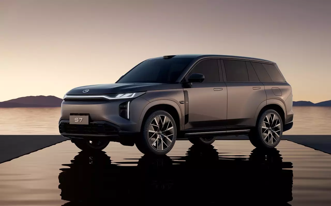 GAC S7 получил гибридную версию HEV+ без внешней зарядки
