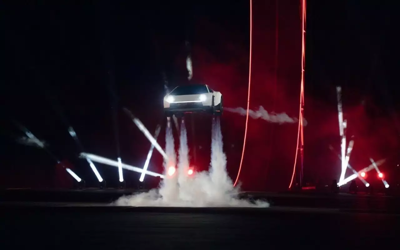 Tesla показала новый Roadster с реактивными соплами и разгоном за 0,81 секунды