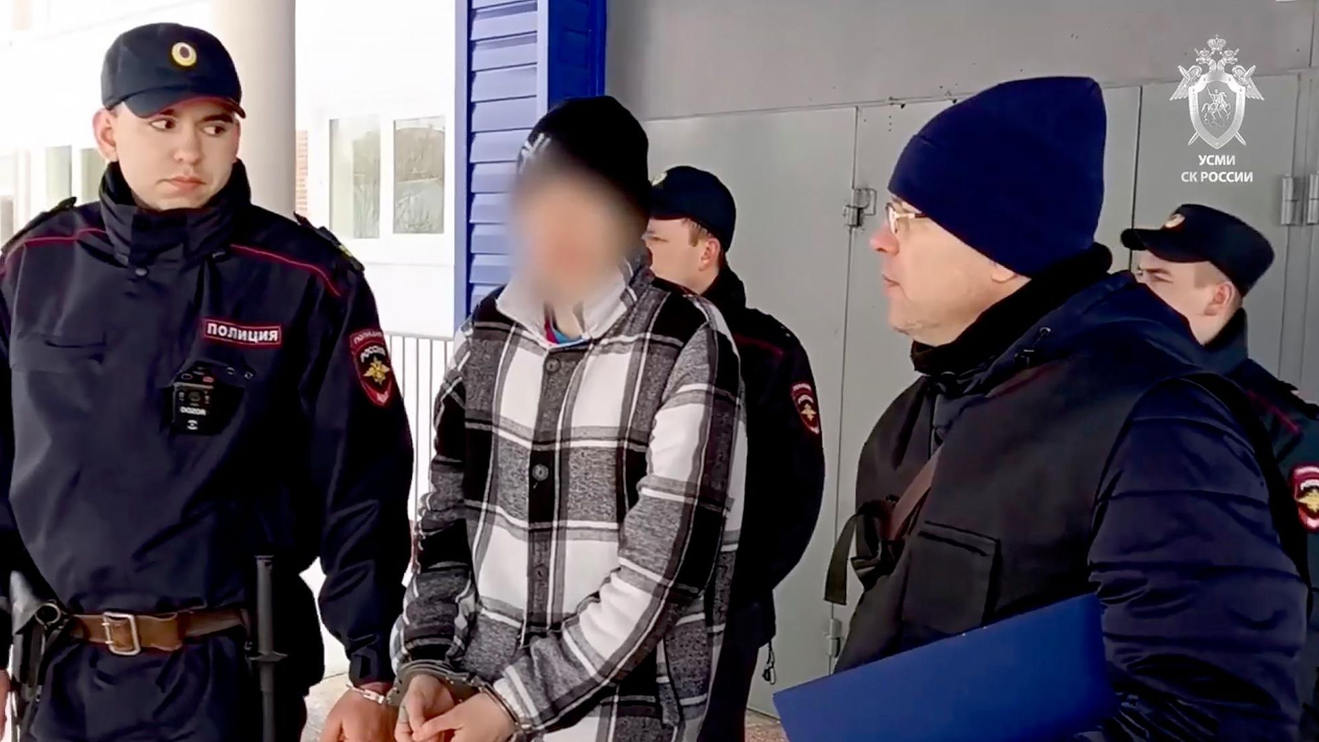 Подозреваемый в убийстве женщины и ребёнка в Петербурге получил квалификацию учителя математики