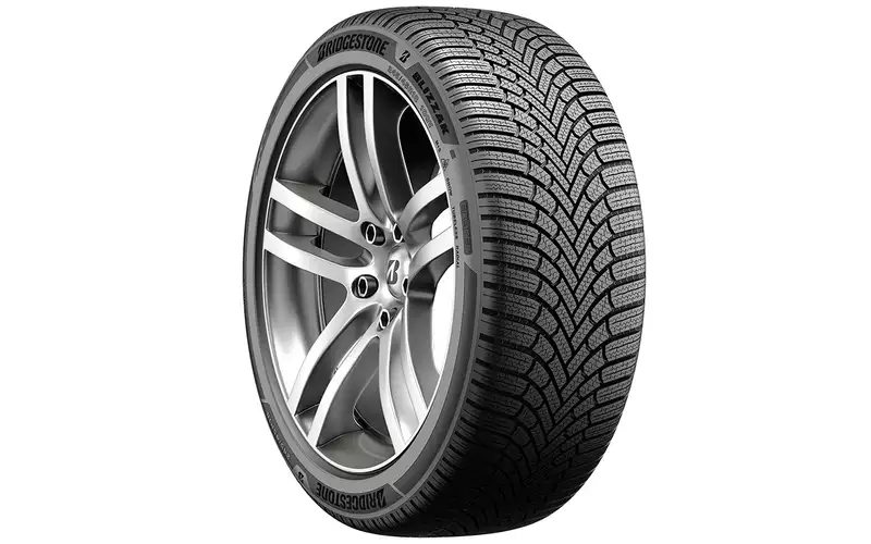 Goodyear UltraGrip Performance 3 возглавила тест зимних шин Tyre Reviews