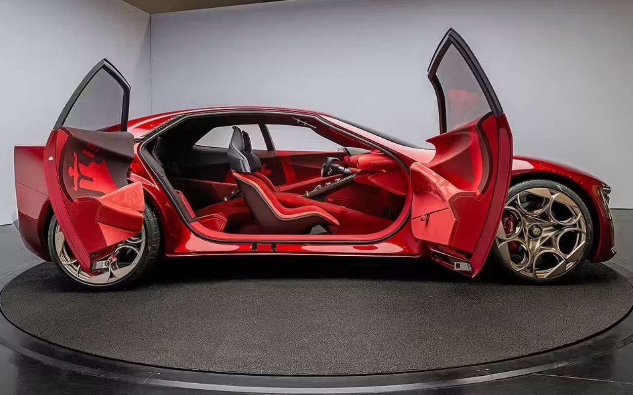 Alfa Romeo представила концепт четырехместного купе Cuorerosso