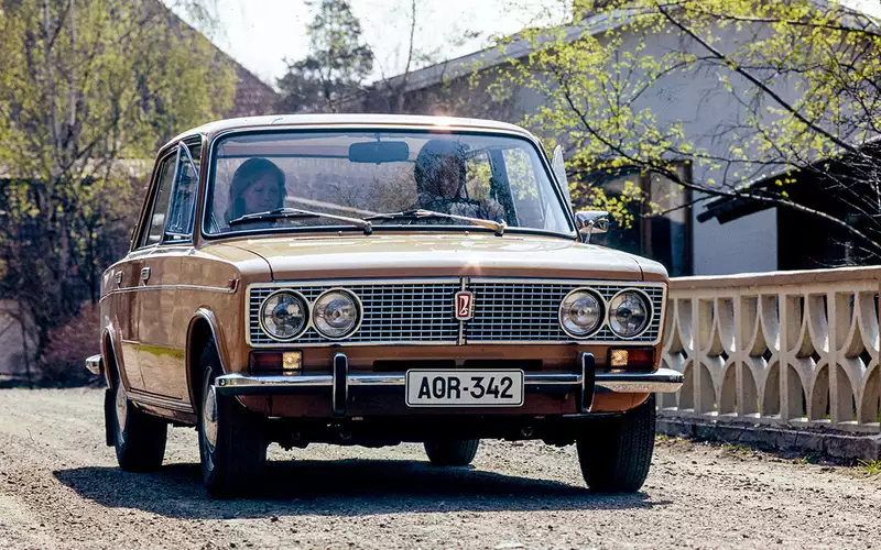 Как ВАЗ-2103 покорял зарубежные рынки и почему не получил автомат