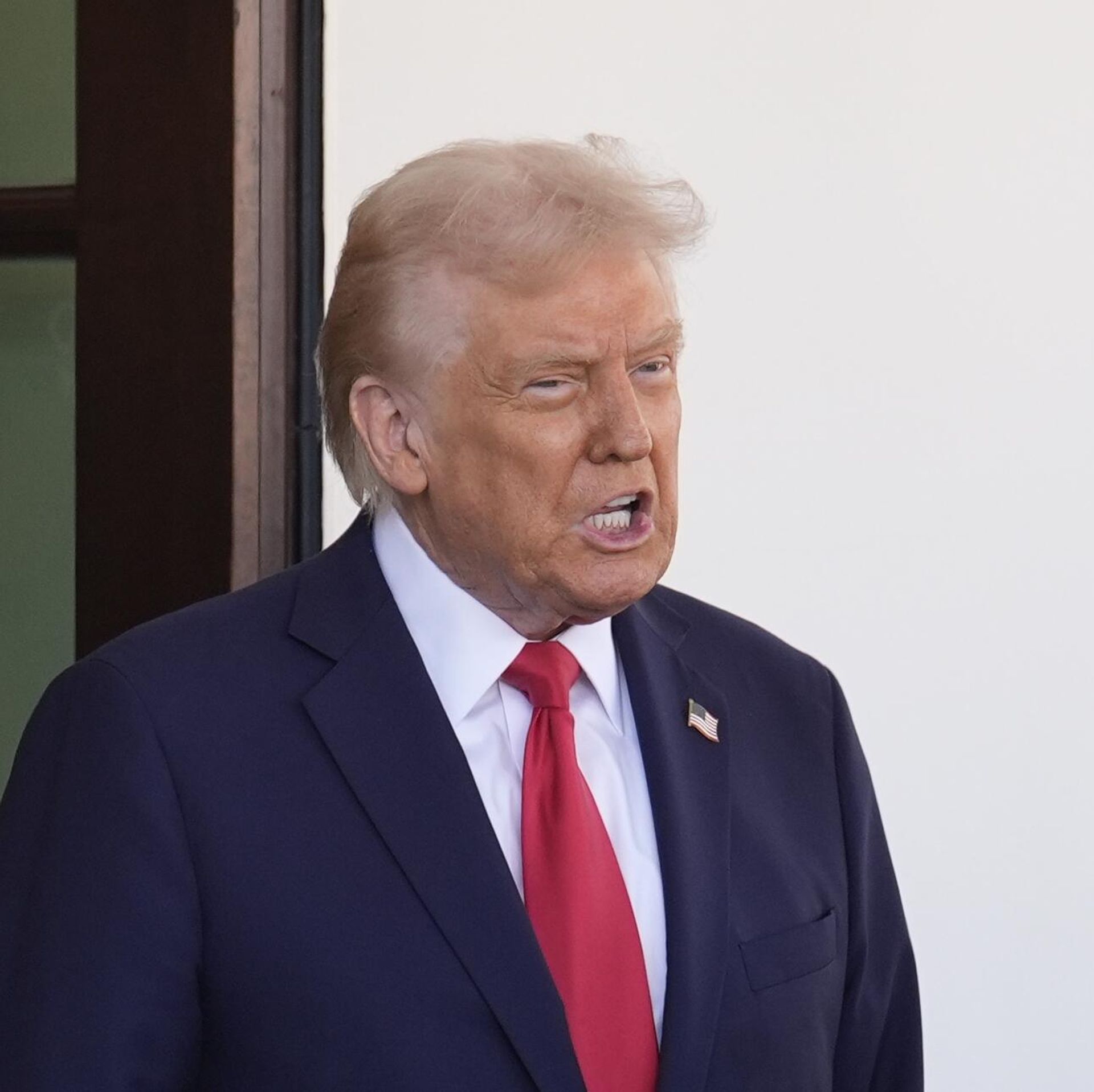 WSJ: отношения Трампа и Зеленского ухудшились после встречи в Нью-Йорке