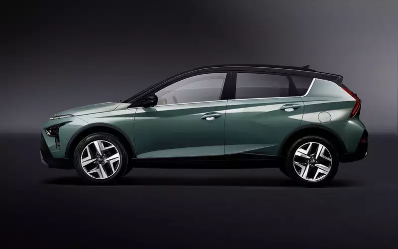 Hyundai Bayon привезли в Россию по цене от 2,32 млн рублей