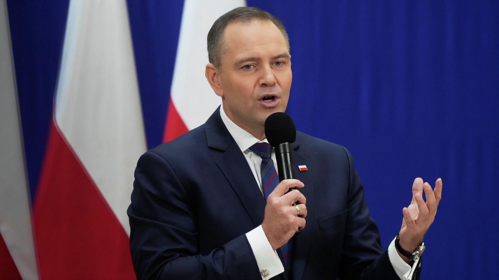 Президент Польши прервал полёт в Сенегал на фоне беспорядков у Конституционного суда