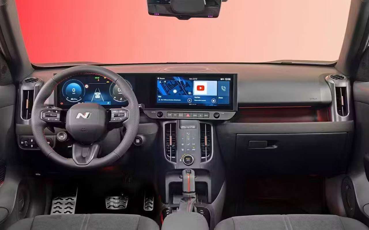 Hyundai Bayon стал крупнее и получил гибридную версию