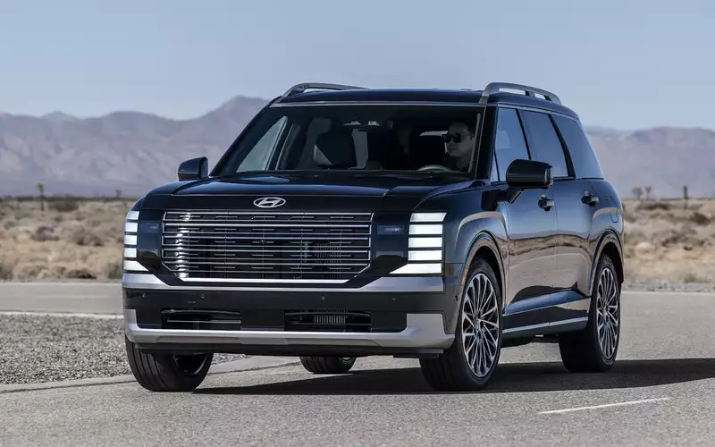 Новые Hyundai Palisade появились в России: цены начинаются от 6,95 млн рублей